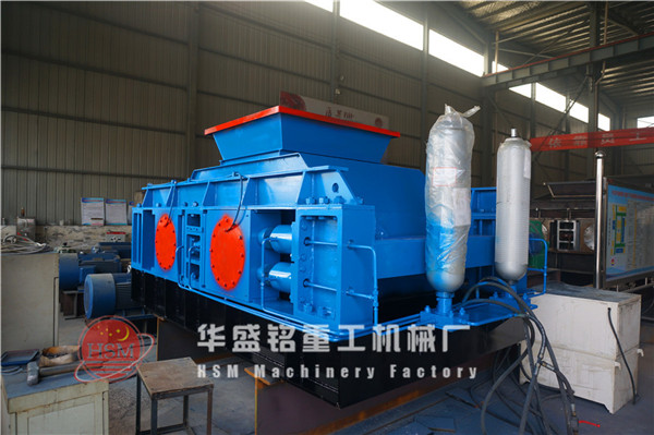 大型液壓對(duì)輥破碎機(jī)圖片